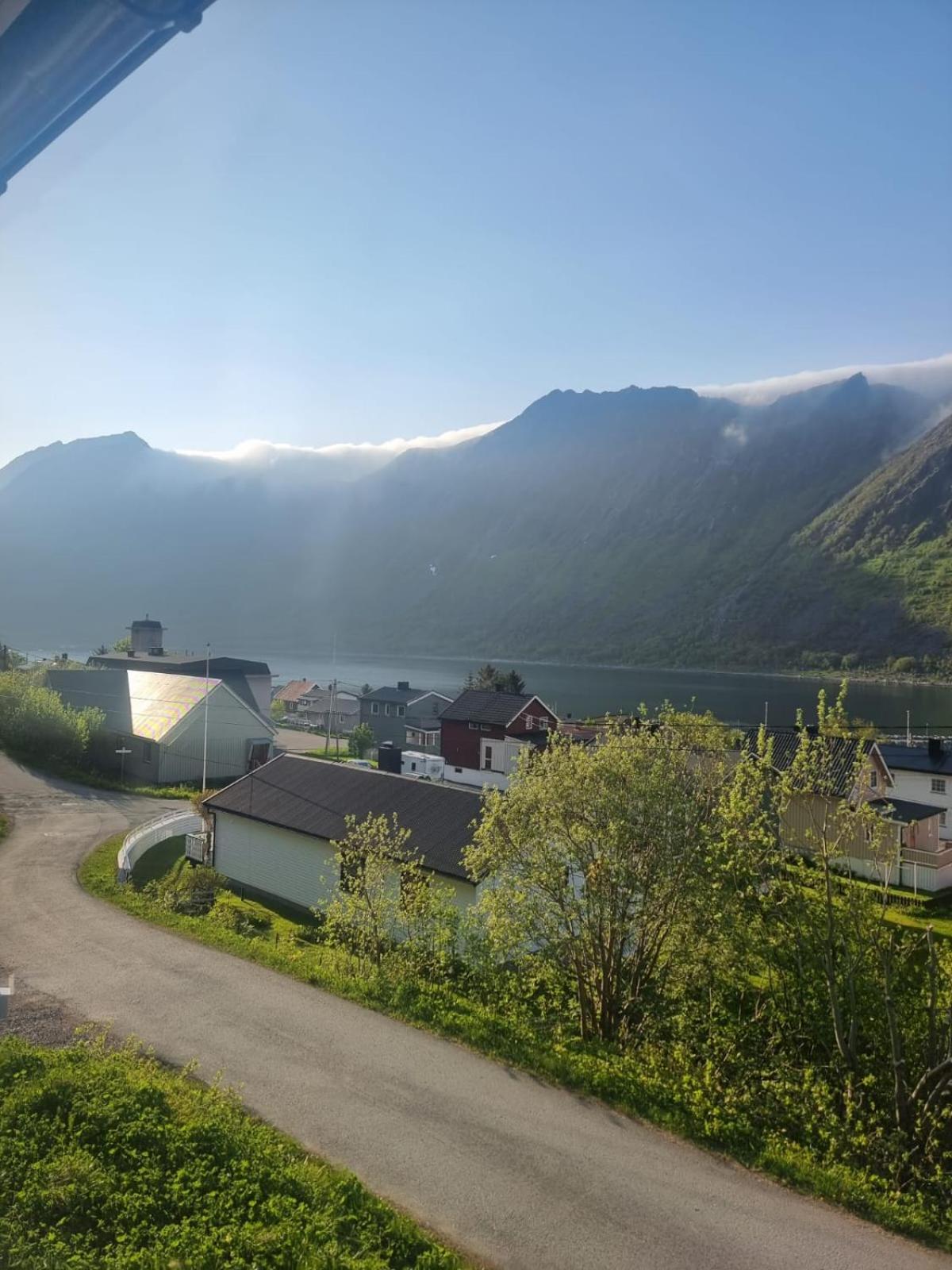 Feelsenja House Vakantiehuis Gryllefjord