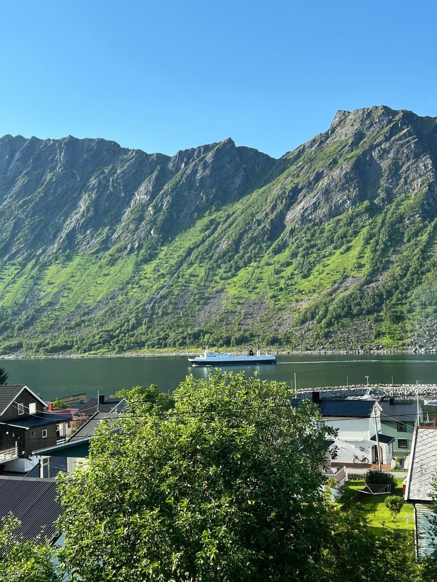 Feelsenja House Vakantiehuis Gryllefjord